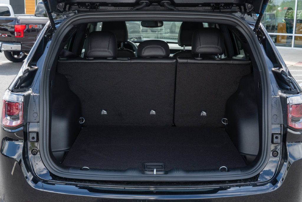 New 2026 Jeep Compass Latitude AWD/4WD image 13
