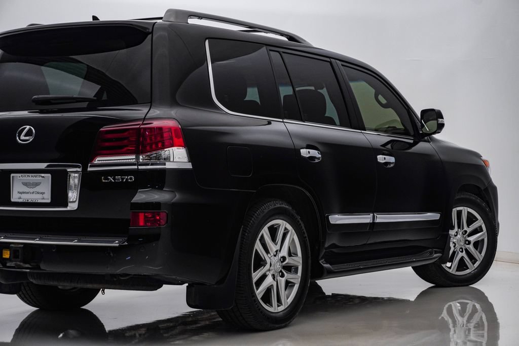 Used 2013 Lexus LX 570 4WD w/ Luxury Pkg image 10