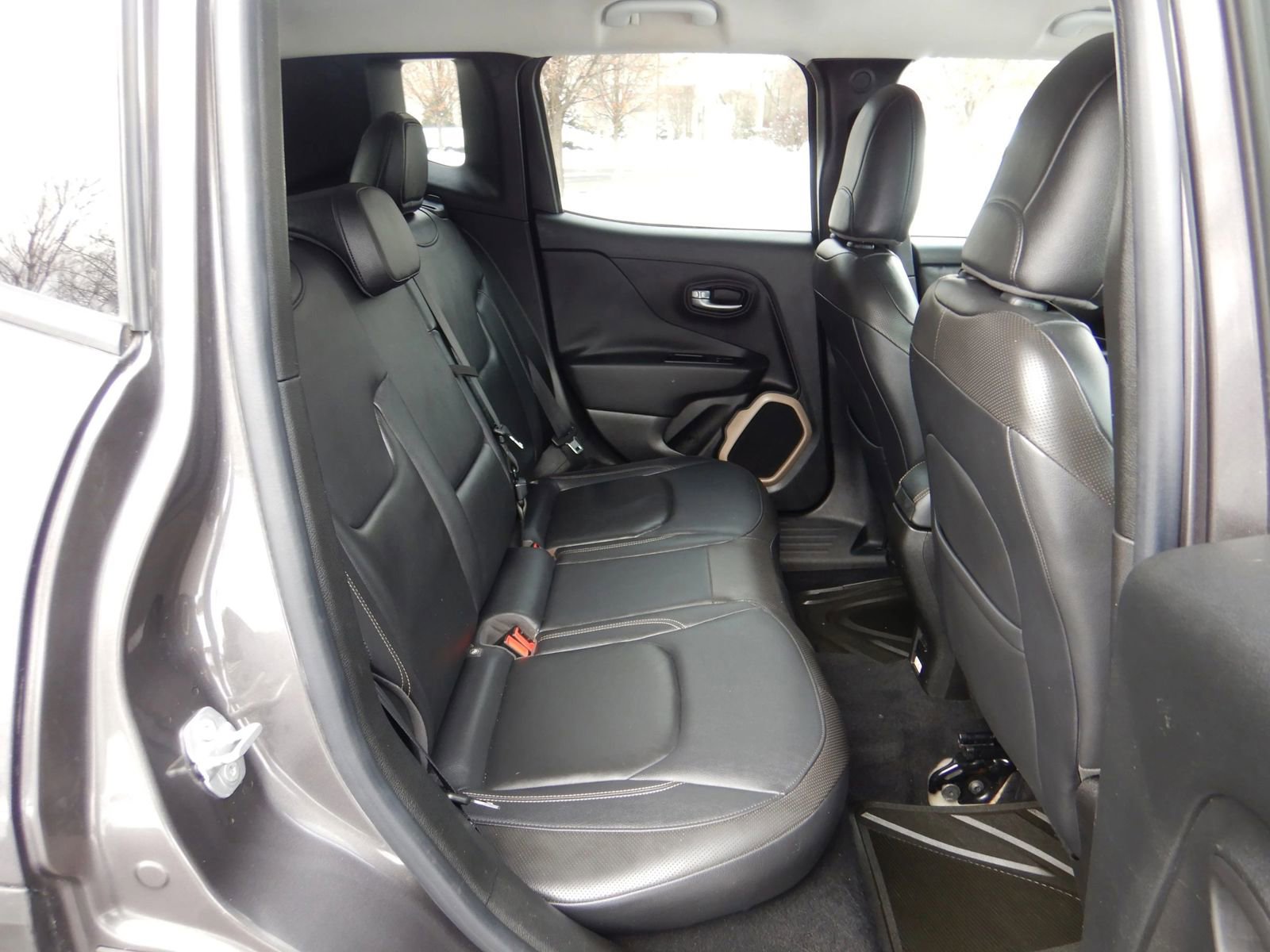 Used 2016 Jeep Renegade Limited AWD/4WD image 23