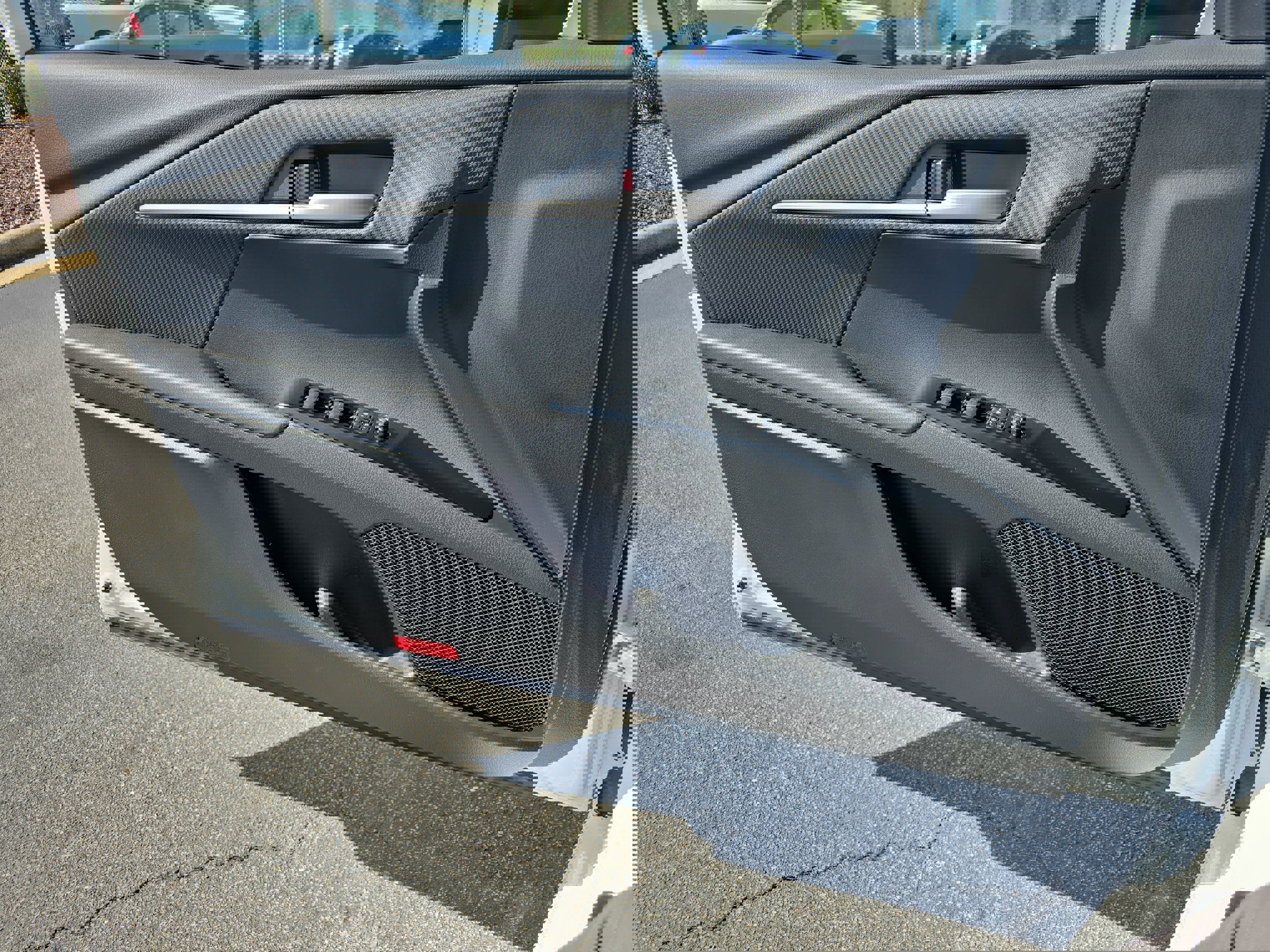 Used 2025 Toyota Camry SE w/ Convenience Package image 26