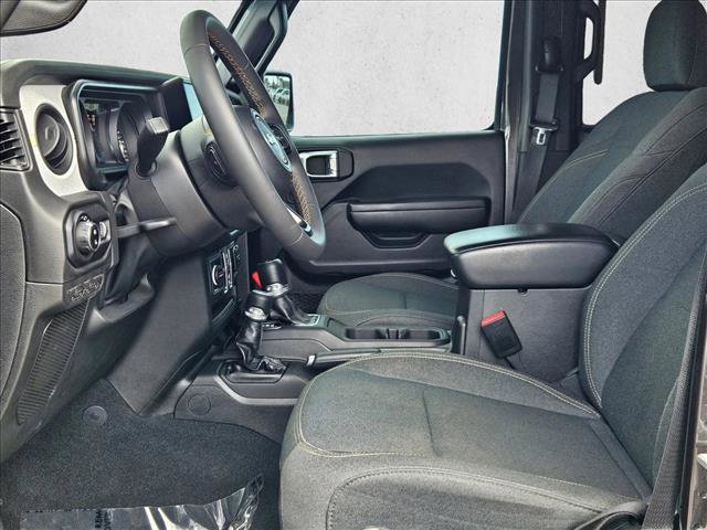 Used 2024 Jeep Gladiator Sport image 15