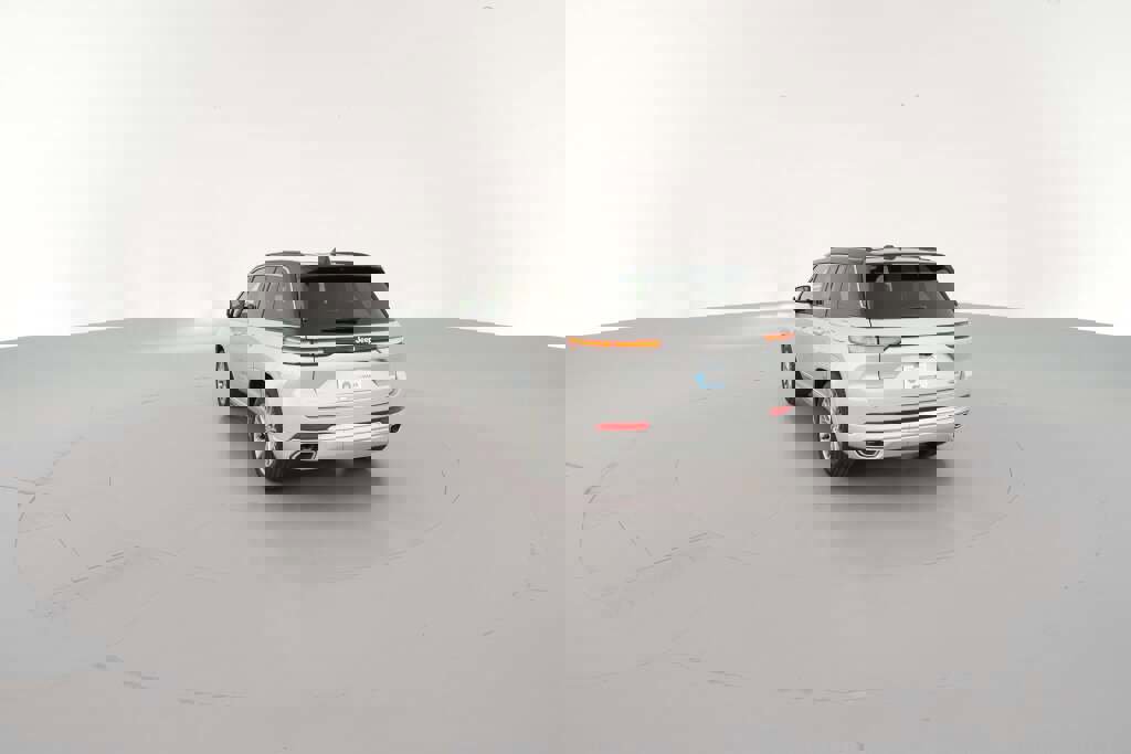 New 2025 Jeep Grand Cherokee Summit w/ Luxury Tech Group V image 9