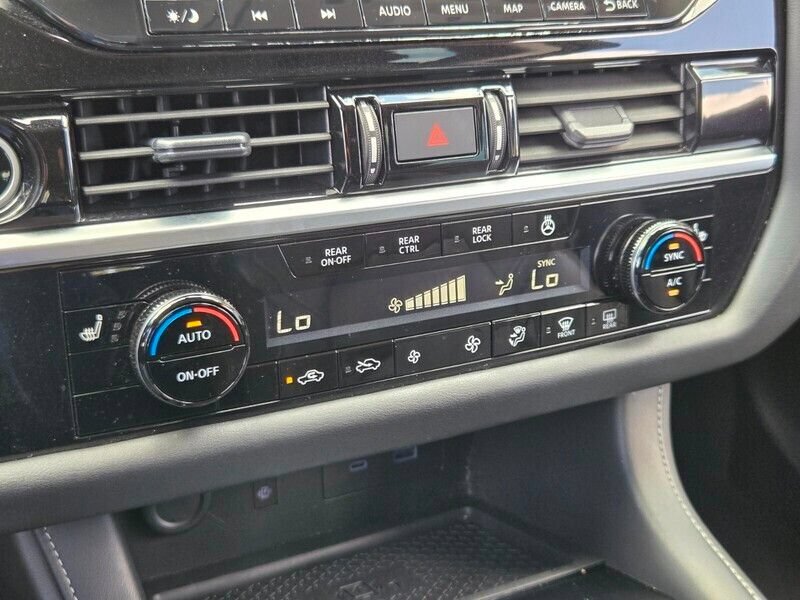 Used 2024 Nissan Pathfinder SL w/ Cargo Package FWD image 23