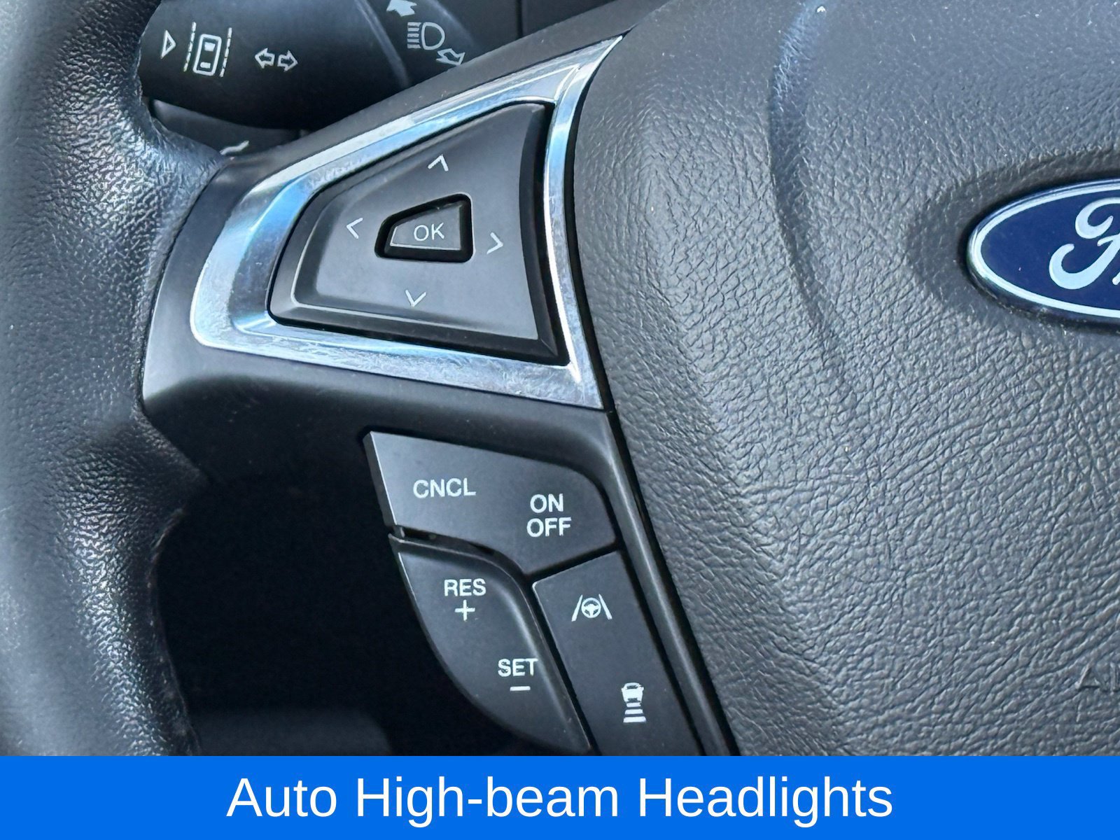 Used 2020 Ford Edge Titanium FWD image 33