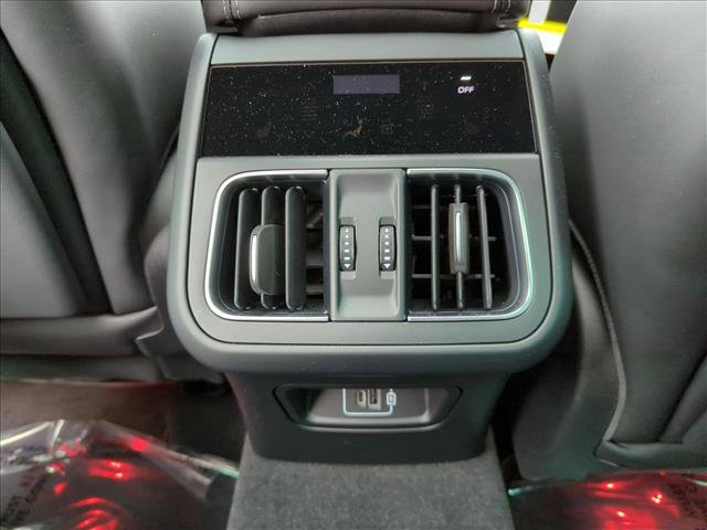 Used 2025 Maserati Grecale Modena image 17