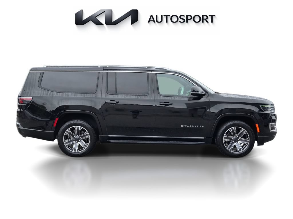 Used 2024 Jeep Wagoneer L Series II w/ Flexible Seating Group RWD image 7