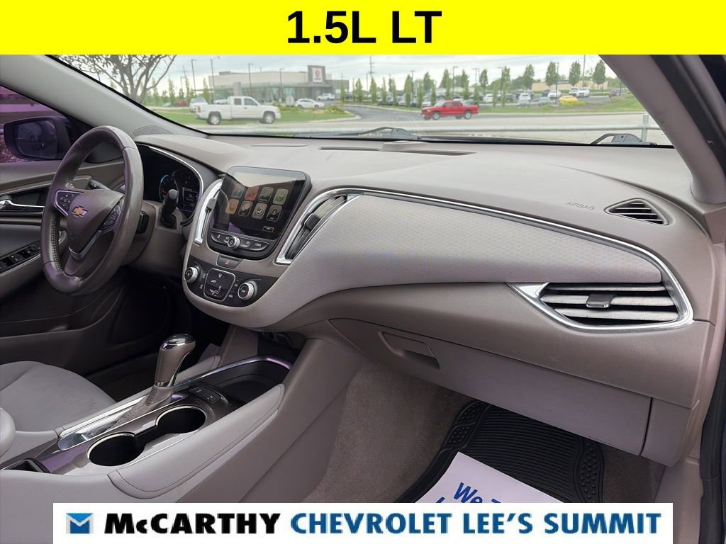 Used 2018 Chevrolet Malibu LT w/ Driver Confidence Package FWD image 27