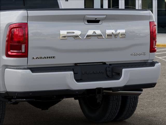 New 2026 RAM 3500 Laramie AWD/4WD image 13