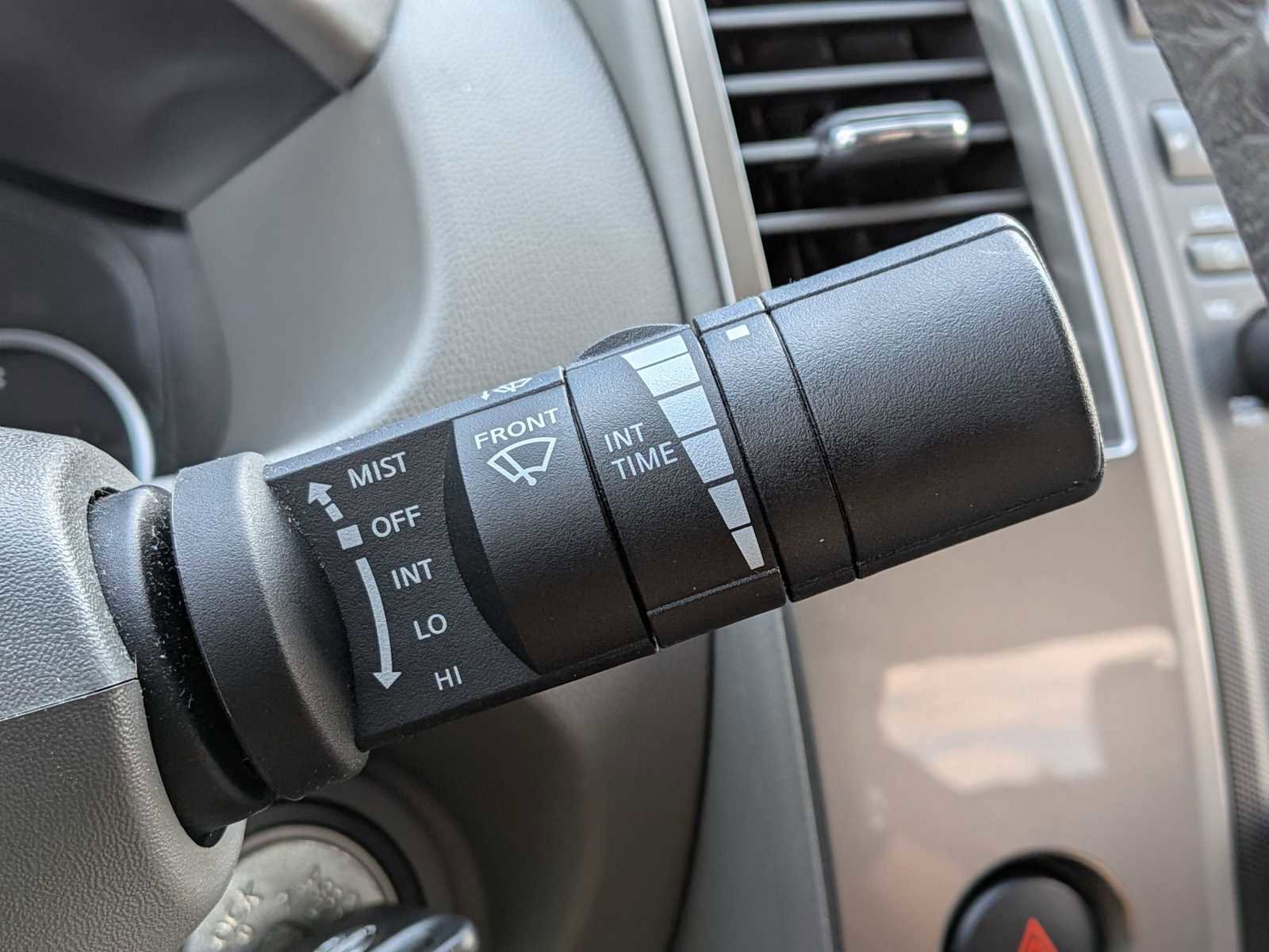 Used 2012 Nissan Frontier SL w/ Moonroof Pkg image 24