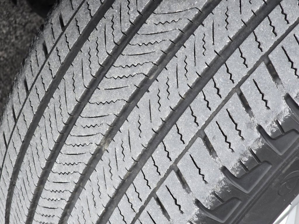 Used 2024 Chevrolet Suburban LT image 32