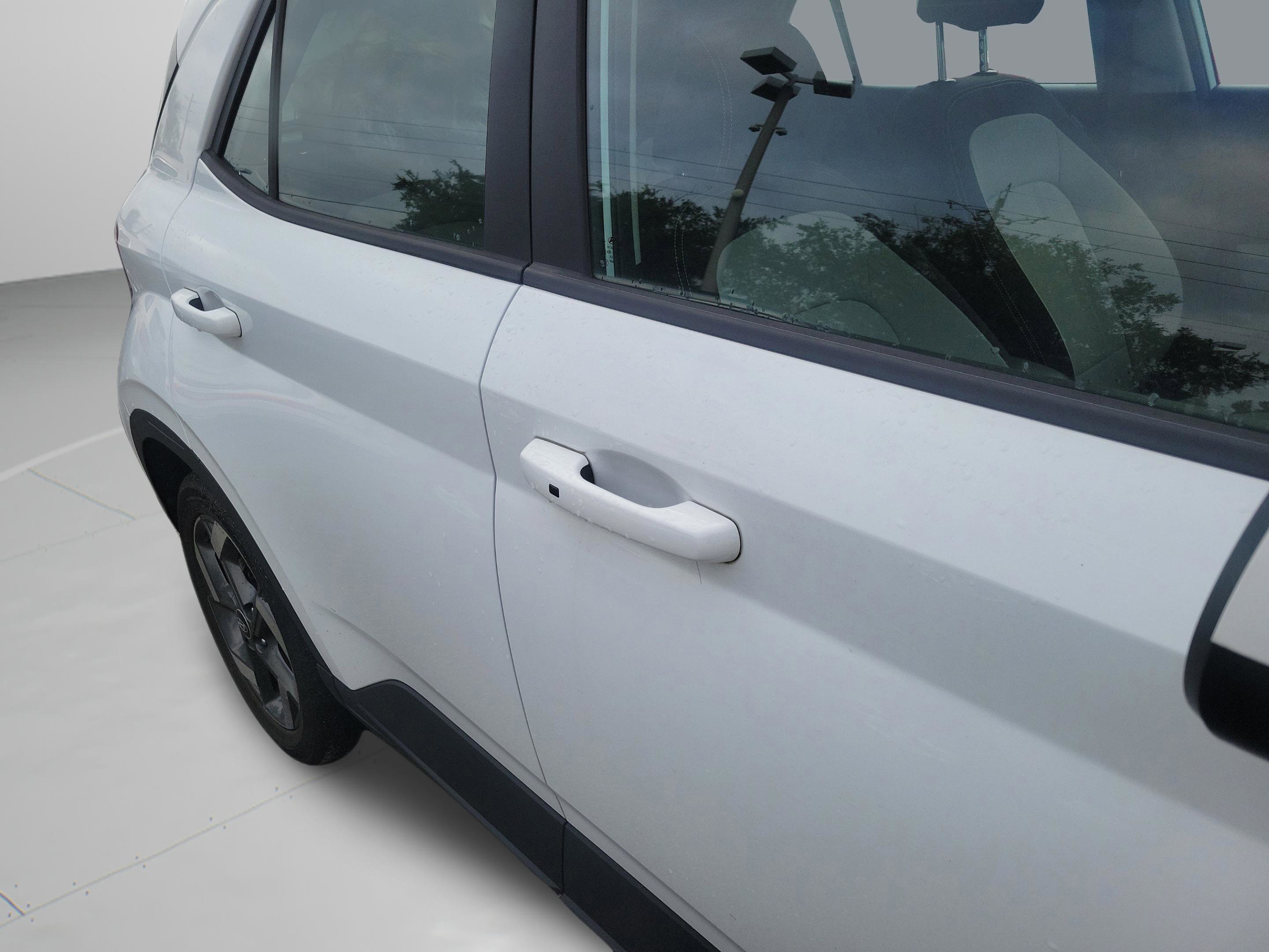 Used 2024 Hyundai Venue SEL FWD image 13