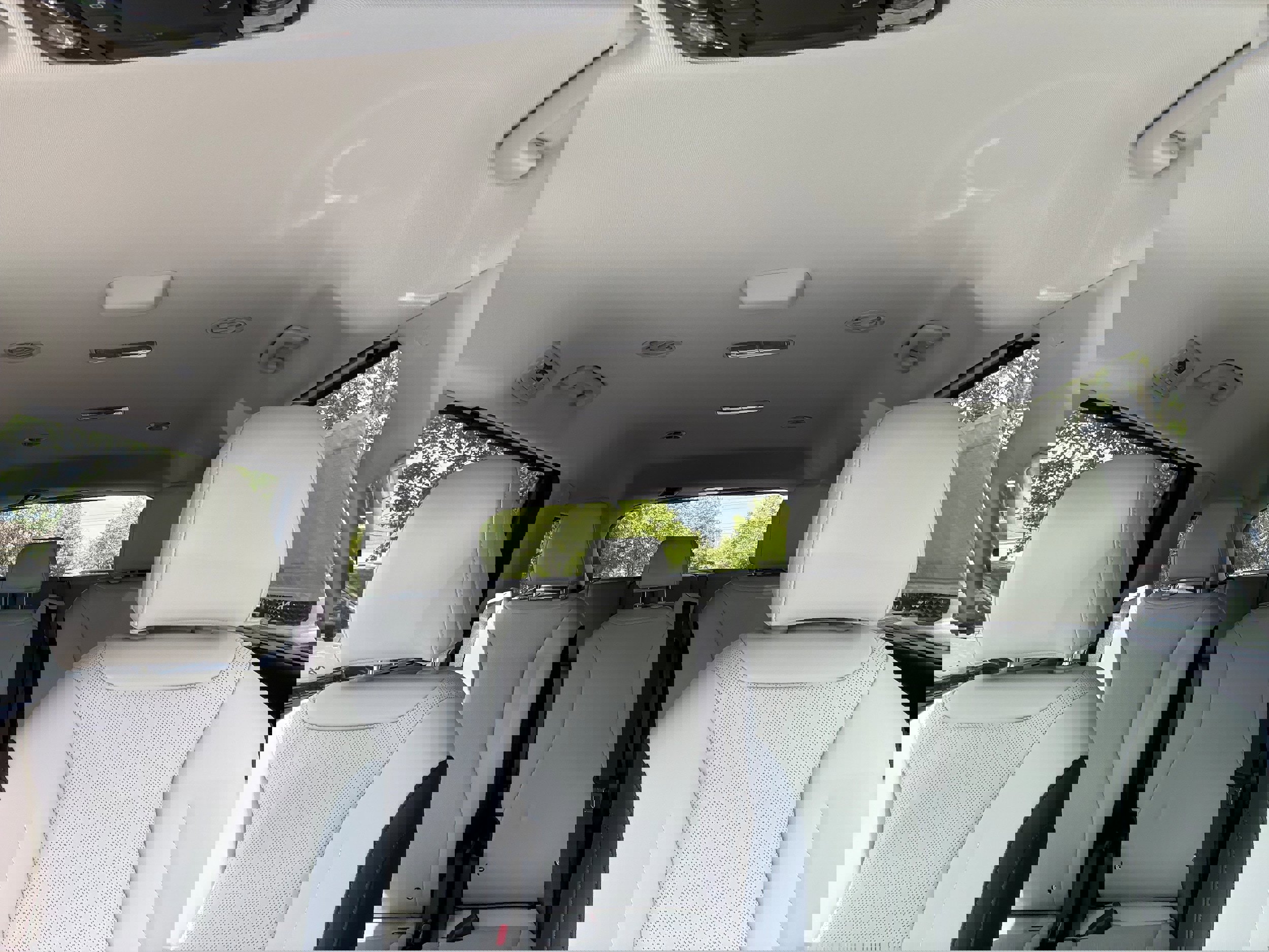 New 2025 Kia Carnival EX image 15