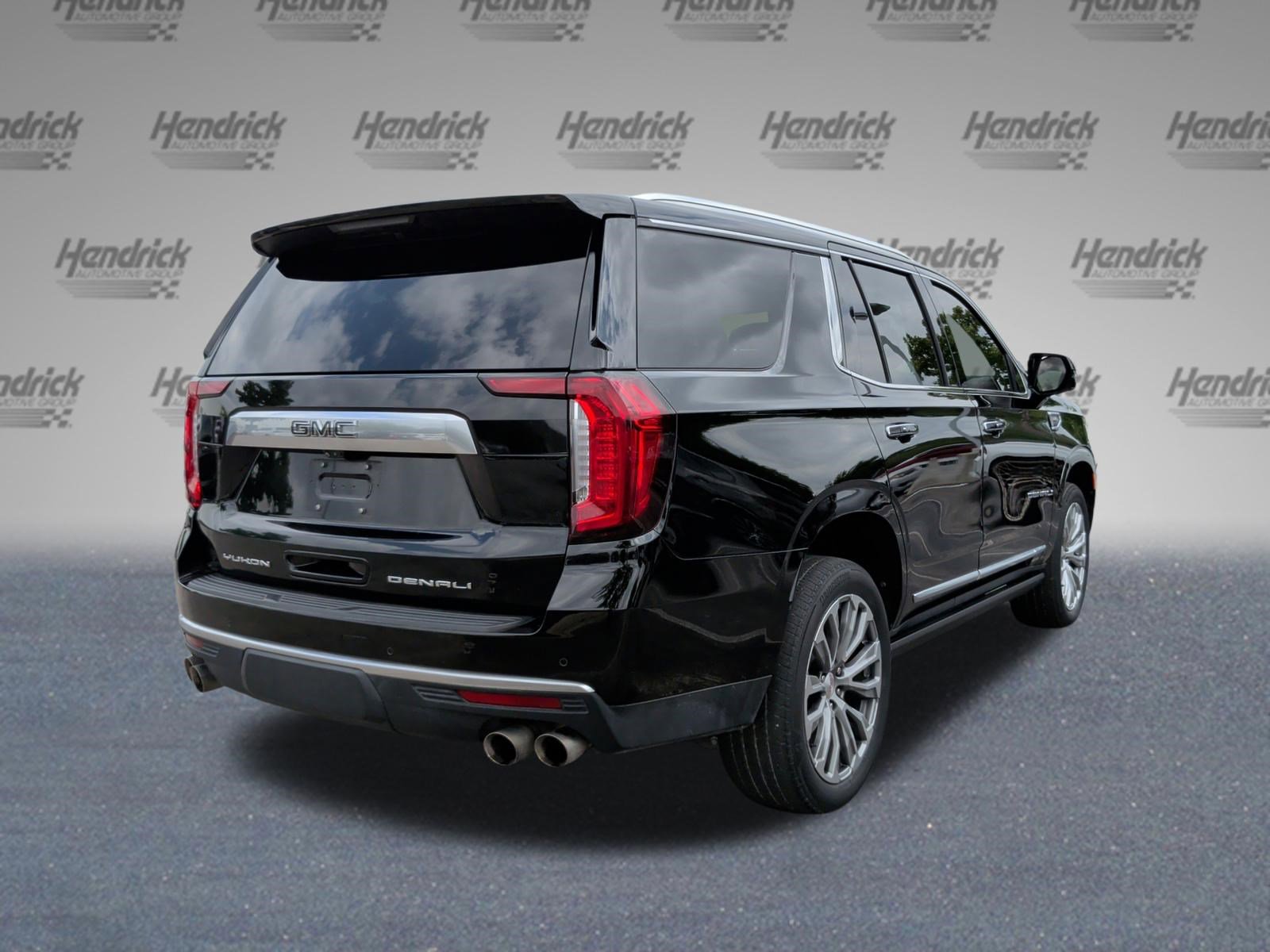 Used 2021 GMC Yukon Denali w/ Denali Premium Package image 7