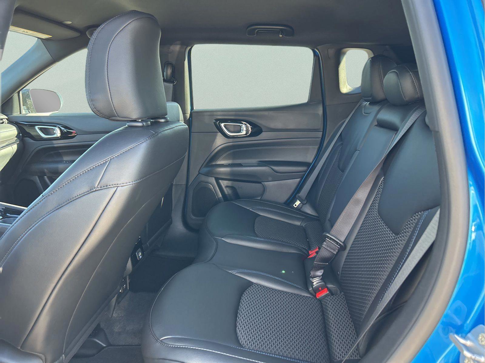 New 2026 Jeep Compass Latitude image 25