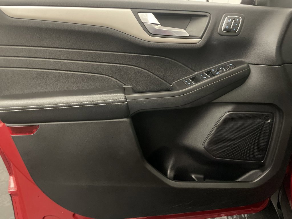 Used 2021 Ford Escape SEL w/ Technology Package image 15