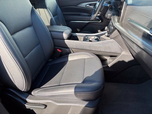 Used 2025 Chevrolet Traverse LT AWD/4WD image 18