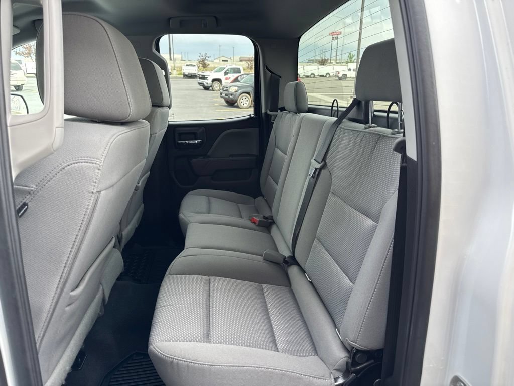 Used 2019 Chevrolet Silverado 1500 Custom w/ Custom Convenience Package AWD/4WD image 28