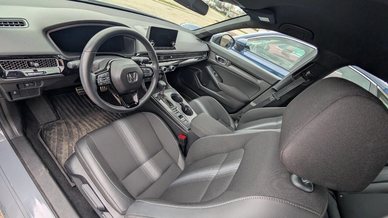 Used 2025 Honda Civic Sport image 25
