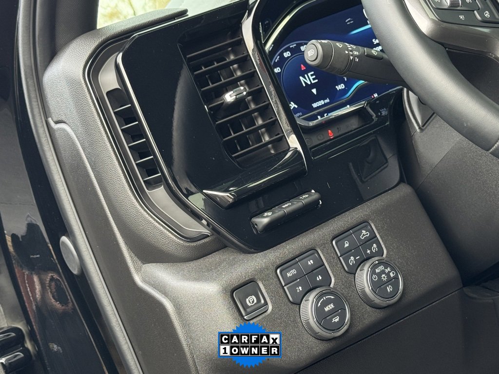 Used 2025 Chevrolet Silverado 2500 ZR2 w/ Technology Package image 30
