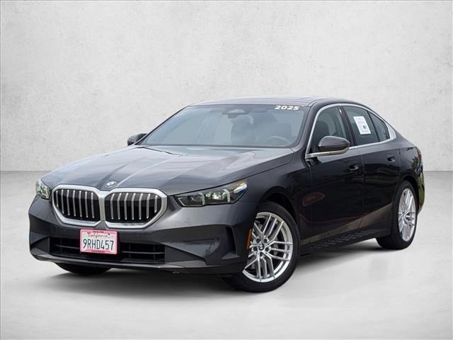 Certified 2025 BMW 530i RWD image 1