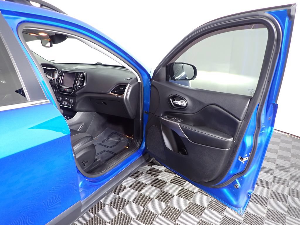 Used 2022 Jeep Cherokee Limited w/ Elite Package AWD/4WD image 39