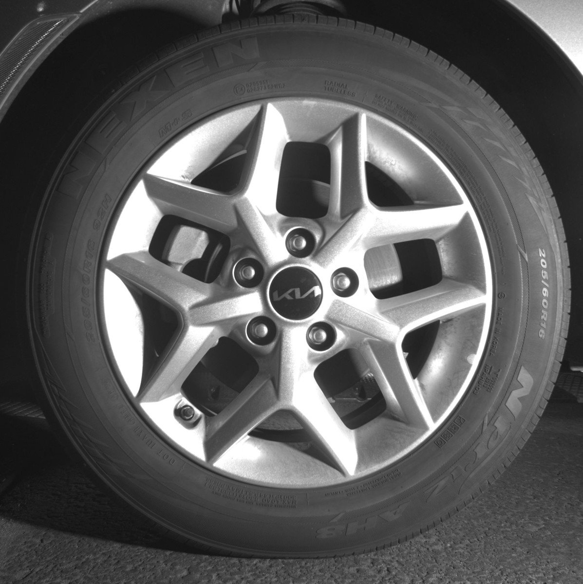 Used 2025 Kia Soul LX w/ LX Technology Package image 12