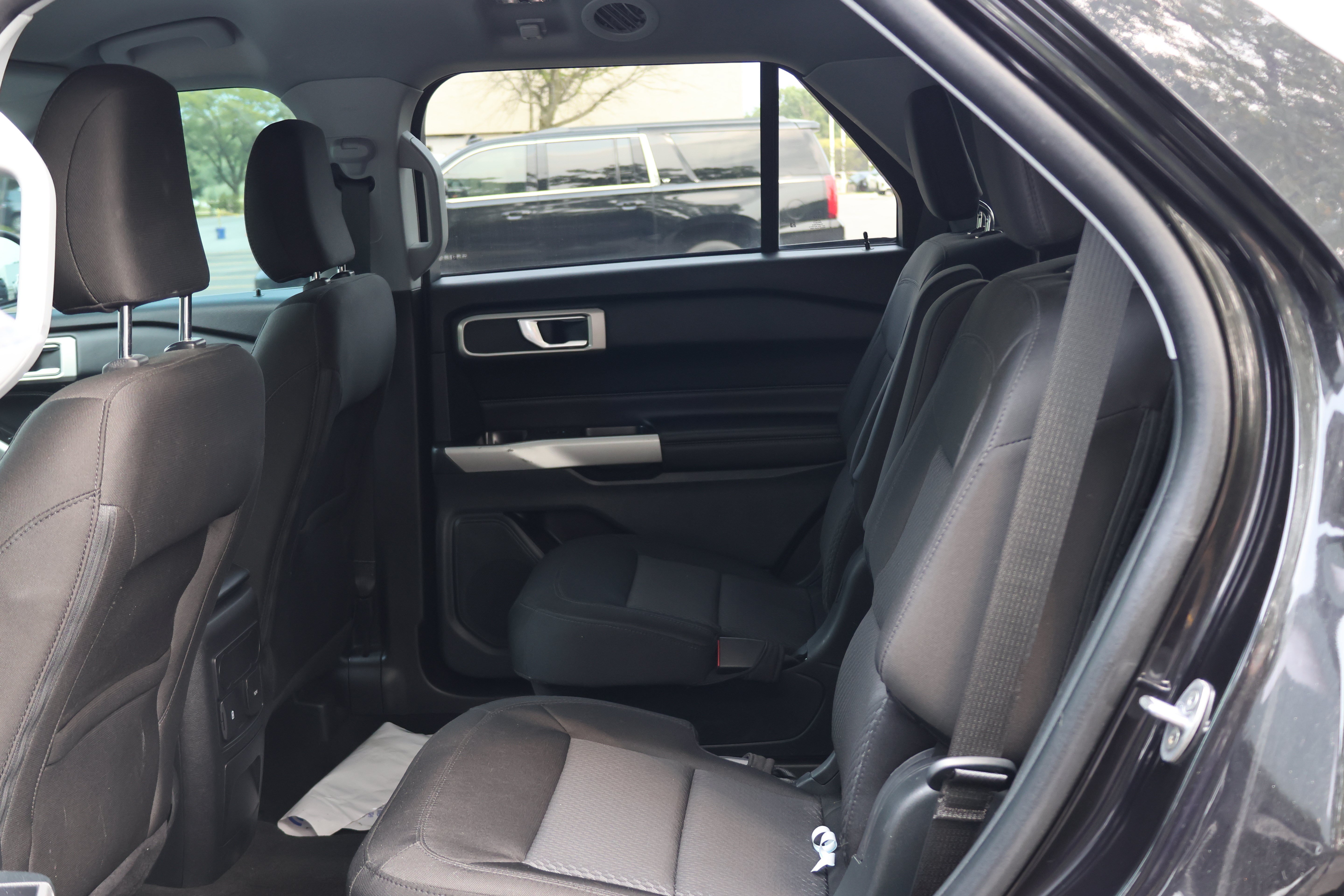 Used 2023 Ford Explorer XLT AWD/4WD image 17