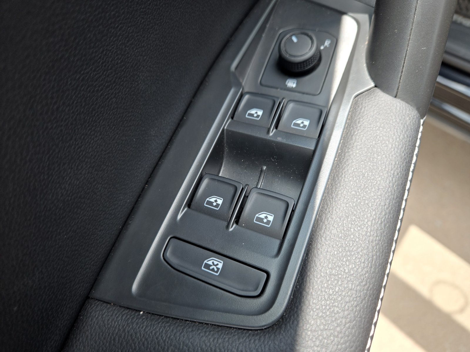 Used 2024 Volkswagen Tiguan S FWD image 20