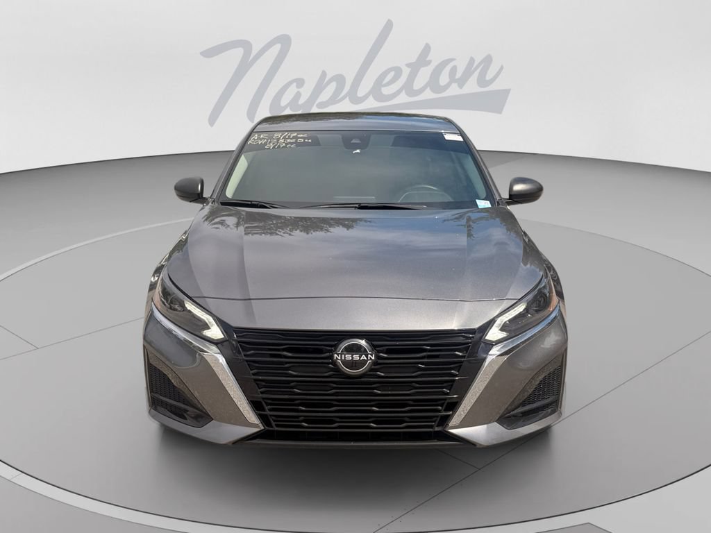 Used 2024 Nissan Altima 2.5 S FWD image 9