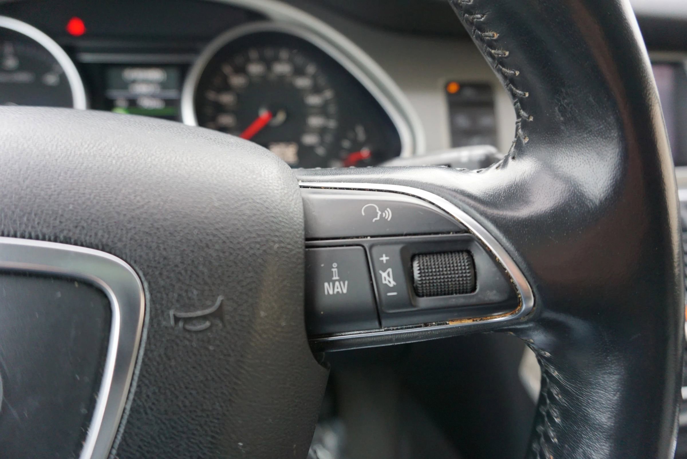 Used 2015 Audi Q7 TDI Premium Plus w/ Premium Plus Package image 35