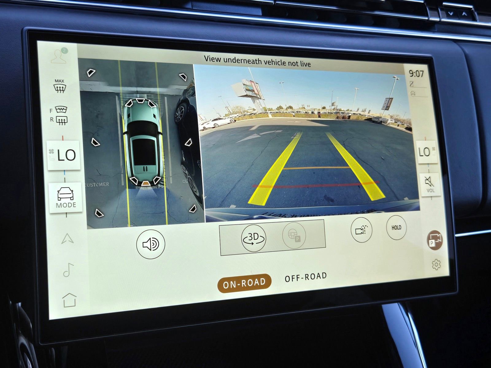 Used 2025 Land Rover Range Rover Sport SE image 17