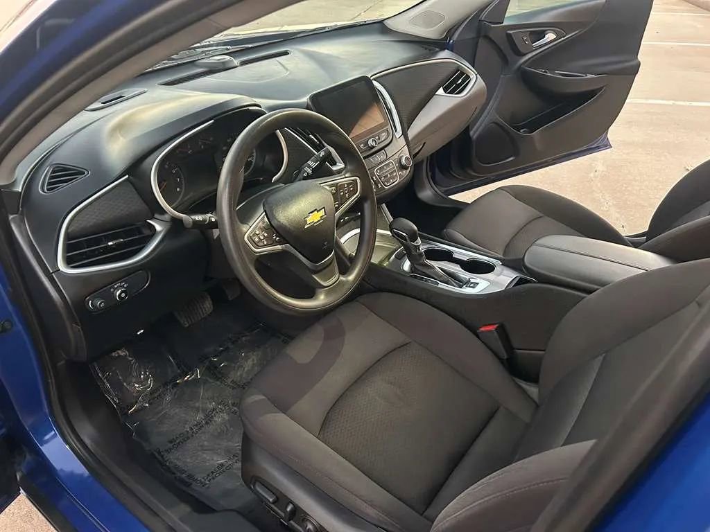 Used 2023 Chevrolet Malibu LT FWD image 13