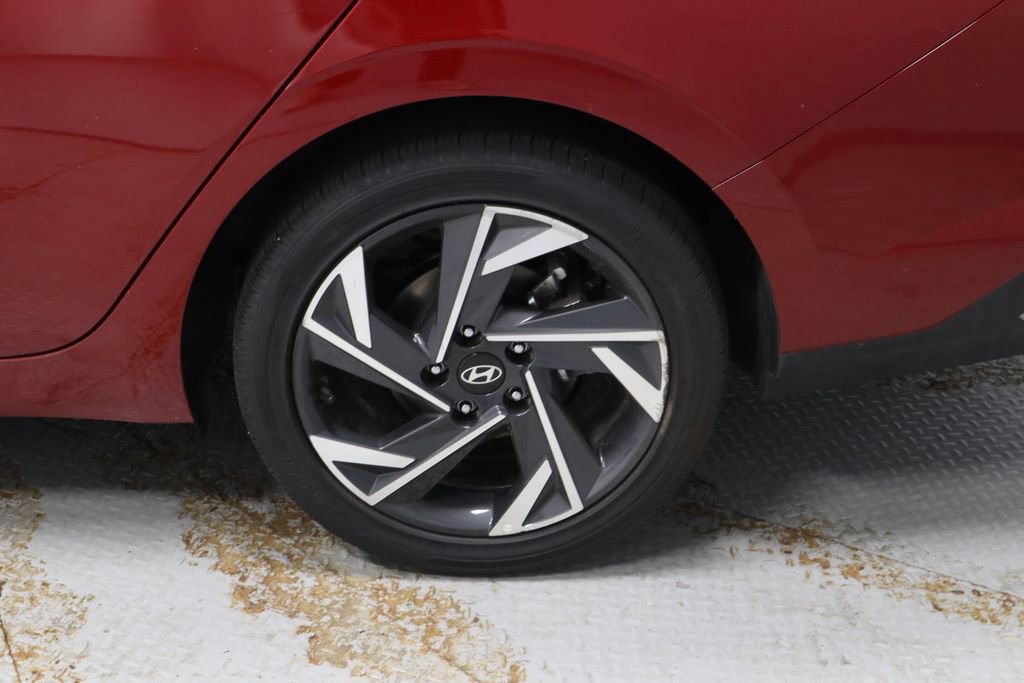 Certified 2025 Hyundai Elantra SEL FWD image 19