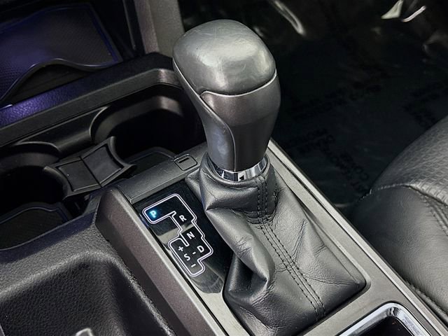 Used 2018 Toyota Tacoma TRD Sport image 19