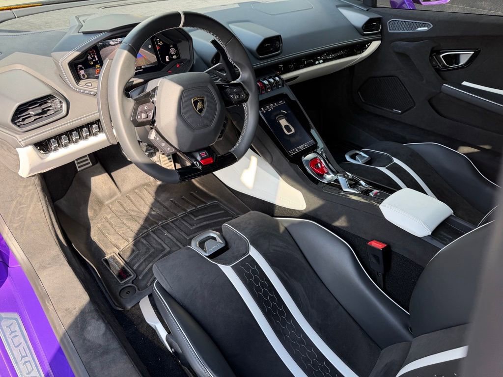 Used 2024 Lamborghini Huracan Tecnica image 6