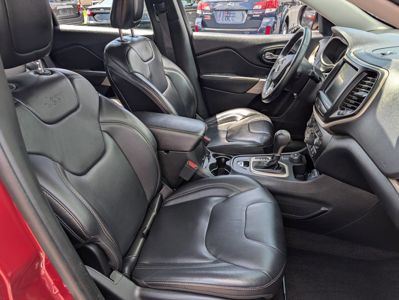 Used 2017 Jeep Cherokee Limited image 14