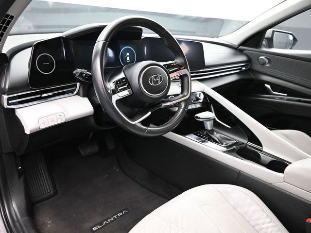 Used 2023 Hyundai Elantra Limited image 12