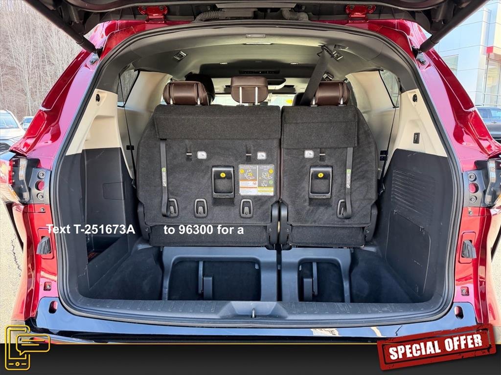 Used 2023 Toyota Sienna Platinum image 29