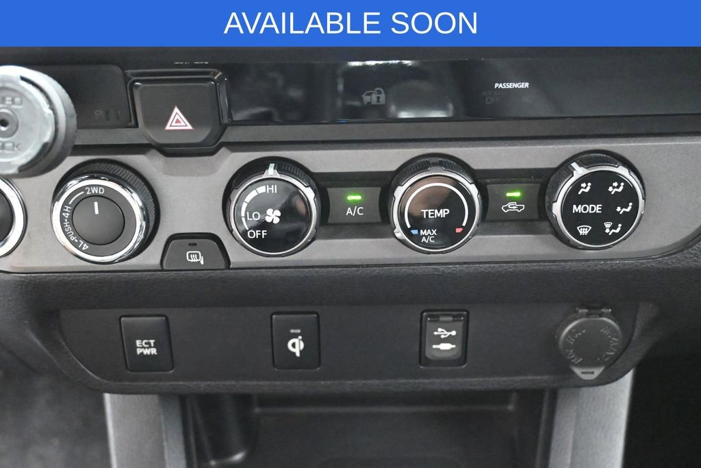 Used 2017 Toyota Tacoma TRD Sport w/ Tow Package (A/T) AWD/4WD image 21