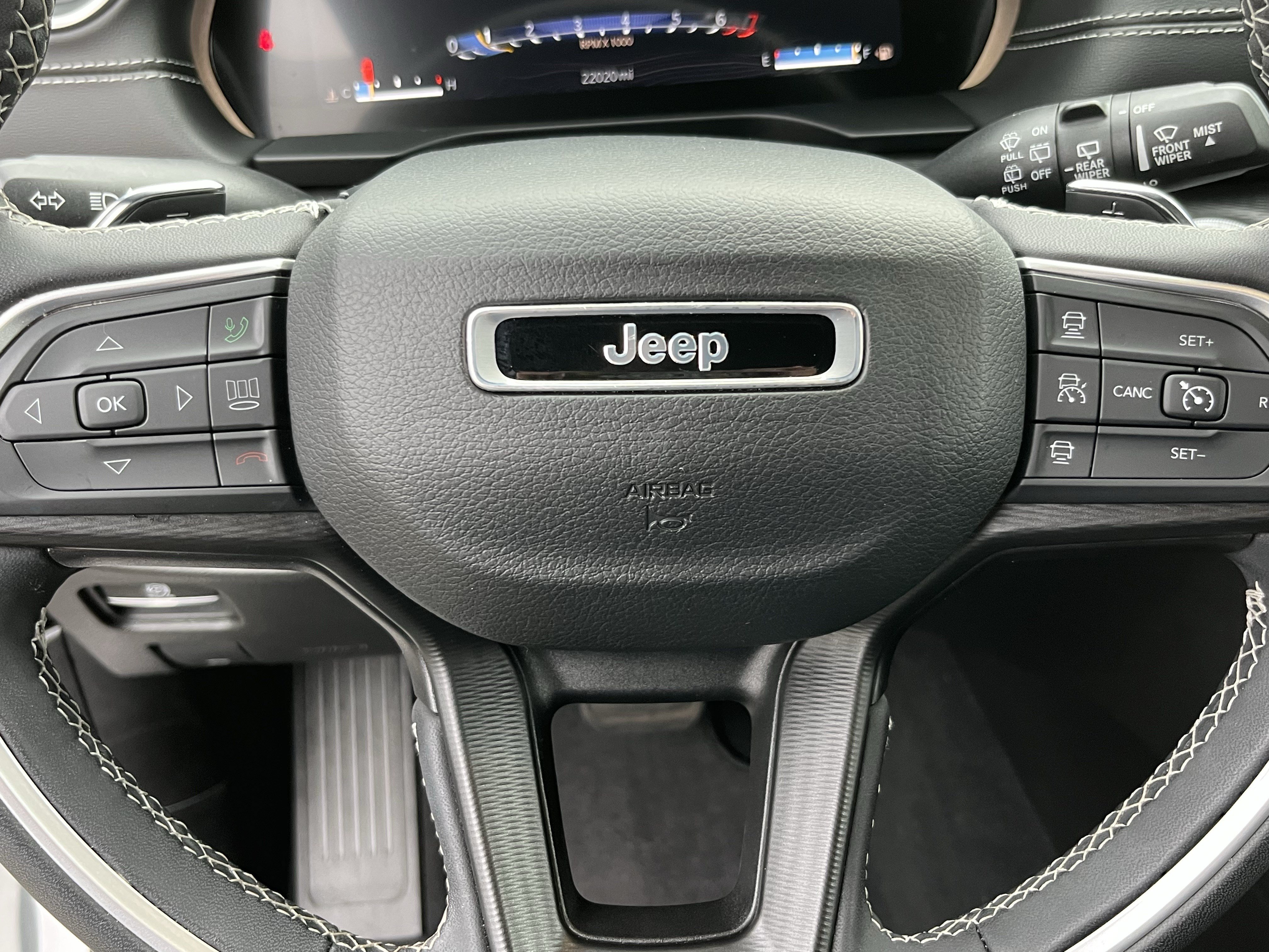 Used 2023 Jeep Grand Cherokee Altitude AWD/4WD image 19