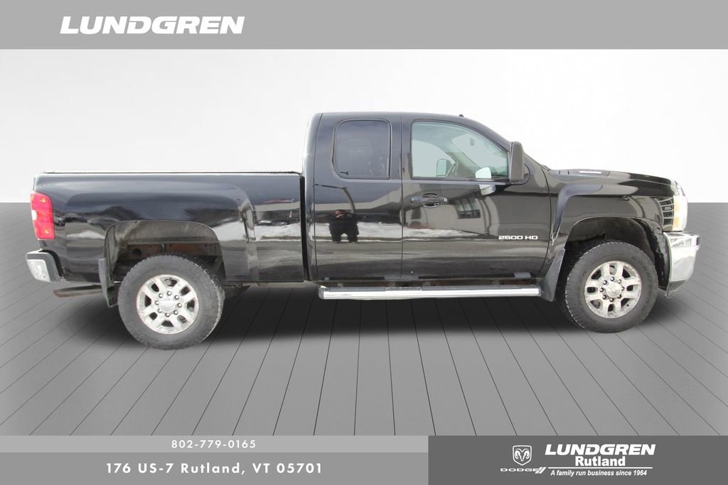 Used 2011 Chevrolet Silverado 2500 LTZ w/ LTZ Plus Package image 2