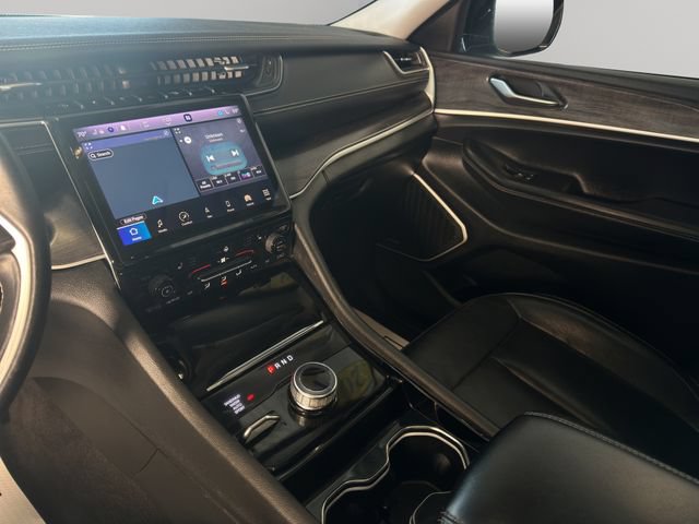 Used 2021 Jeep Grand Cherokee L Limited AWD/4WD image 17