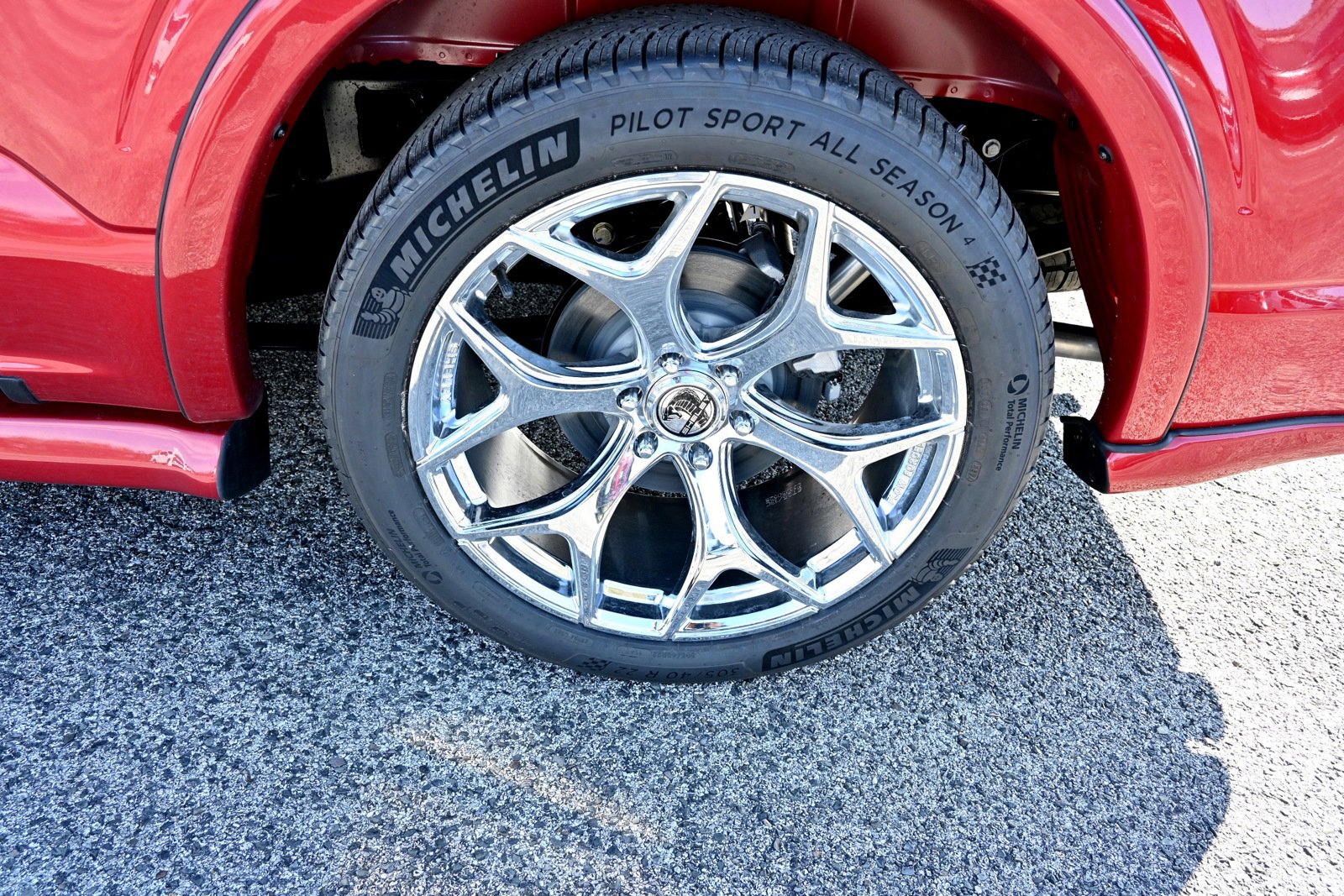 New 2025 Ford F150 Lariat w/ Equipment Group 502A High image 13