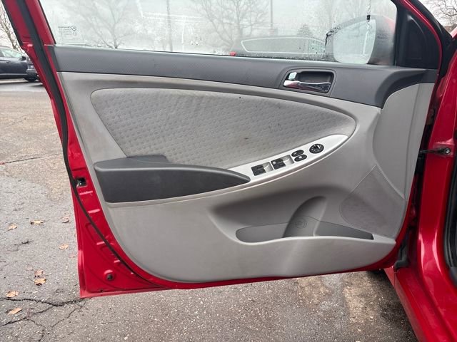 Used 2012 Hyundai Accent SE image 10