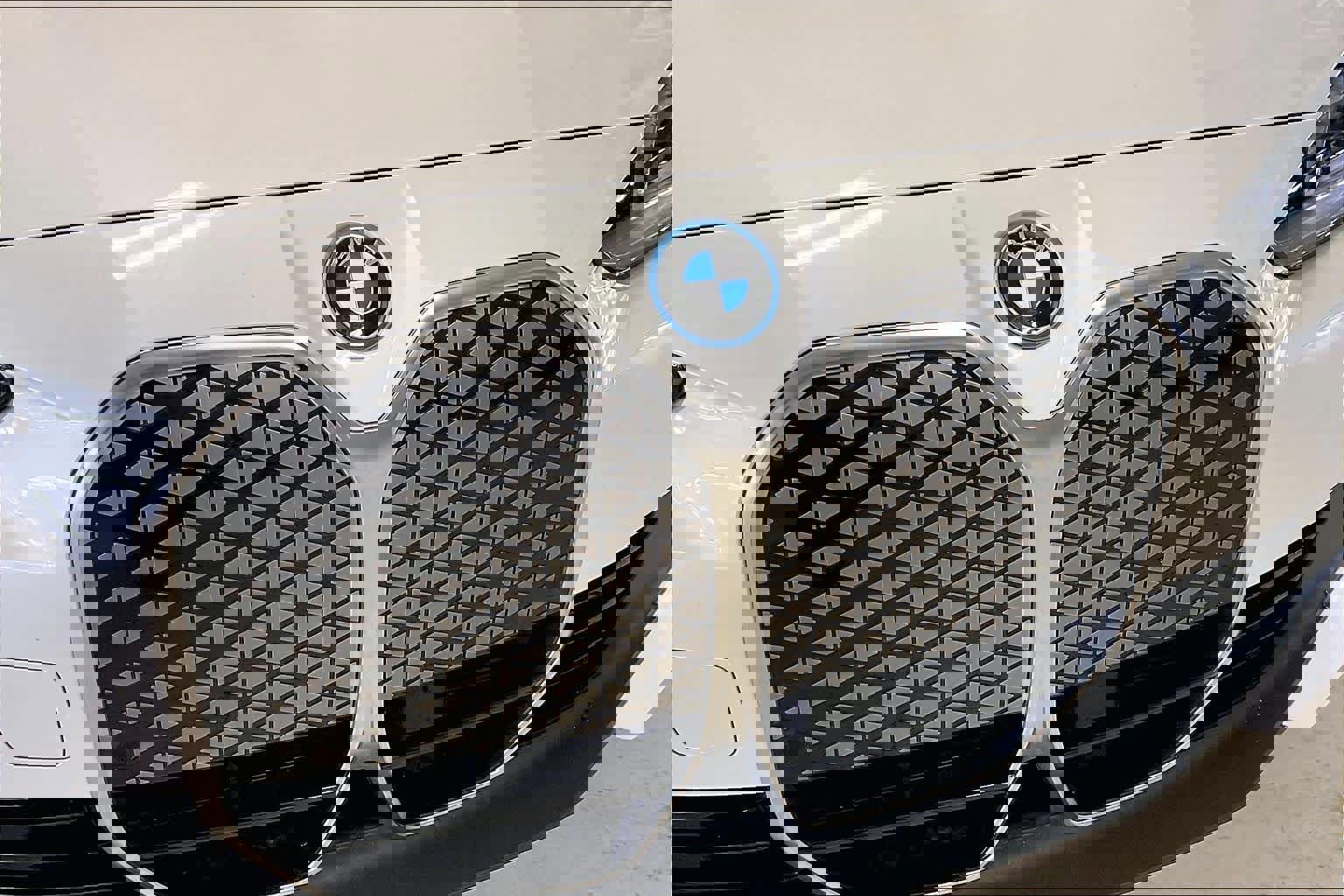 Certified 2025 BMW i4 eDrive40 w/ Premium Package image 30