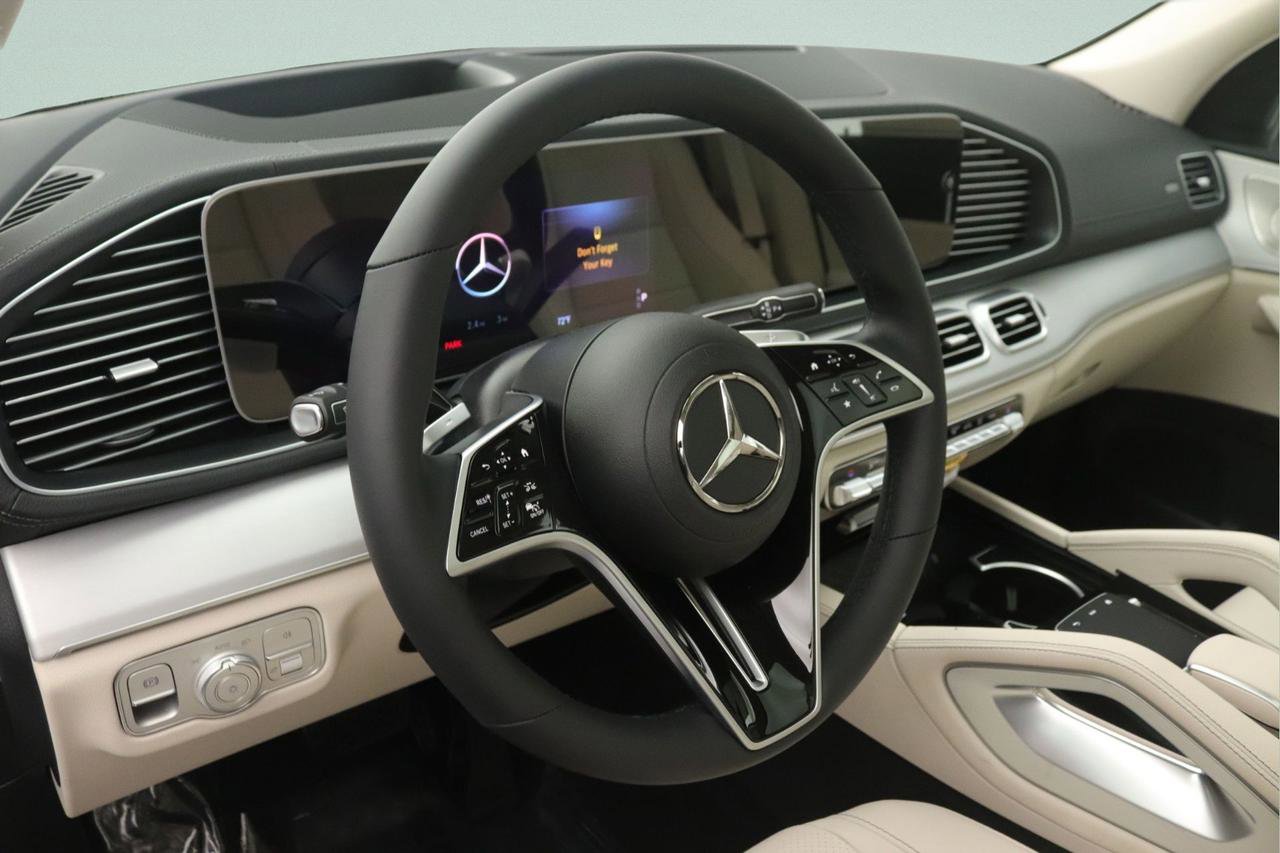 New 2026 Mercedes-Benz GLS 450 4MATIC image 4