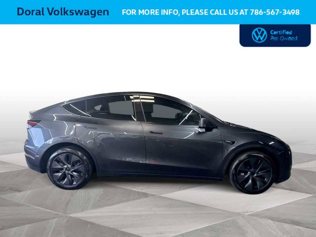 Used 2025 Tesla Model Y Long Range image 9