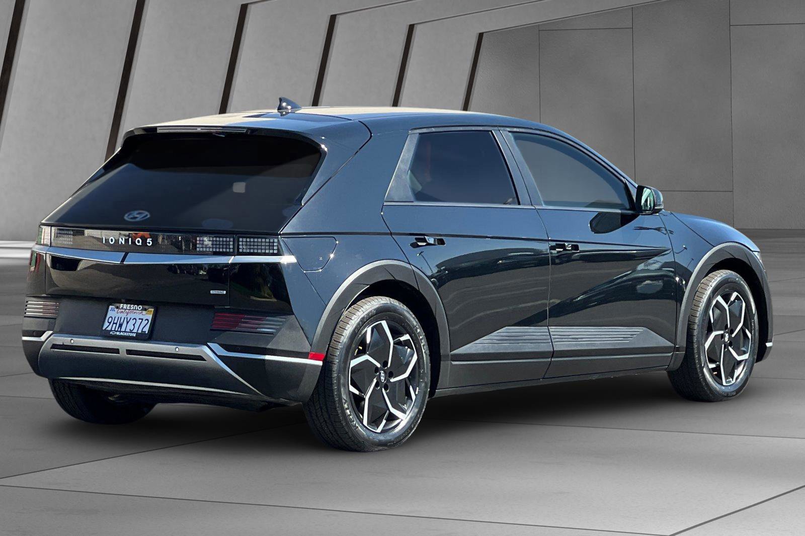 Used 2023 Hyundai Ioniq 5 SEL image 4