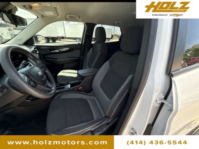 Used 2025 Chevrolet TrailBlazer LS w/ LS Convenience Package FWD image 18