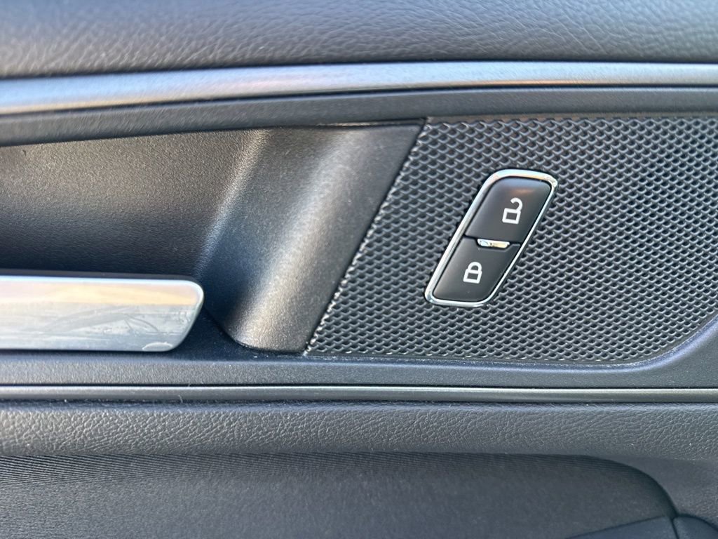 Certified 2019 Ford Edge SE w/ SE Fleet Driver's Package image 22